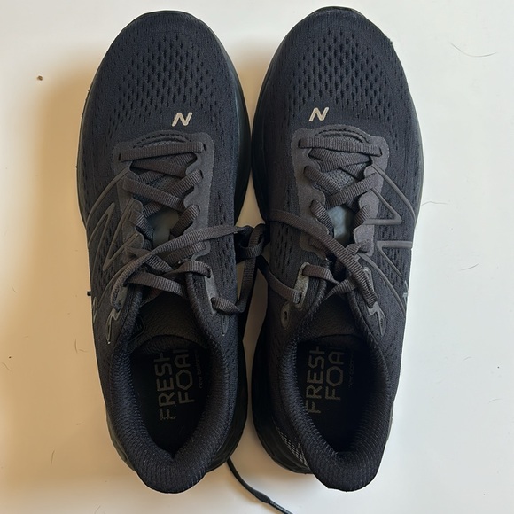 New Balance Women's Fresh Foam X 880 V13 Running Shoe - Picture 2 of 12